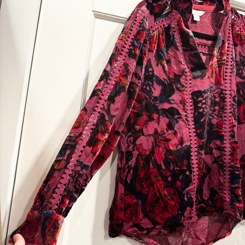 Sundance Velvet Burnout Burgundy Blouse XS Christmas Holiday Festive Dark Floral - Picture 12 of 15
